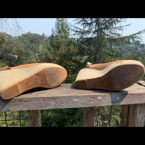 Coach Wedge - Picture 3 of 7